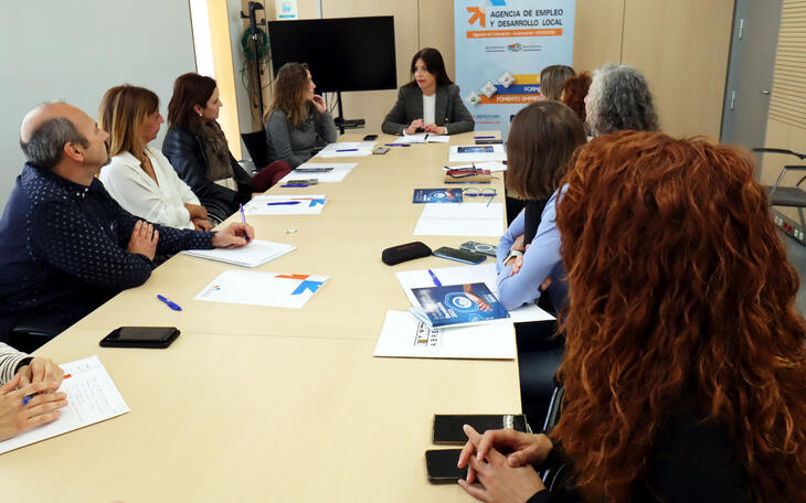 La edil de Empleo aborda con las principales asociaciones empresariales propuestas para mejorar la empleabilidad